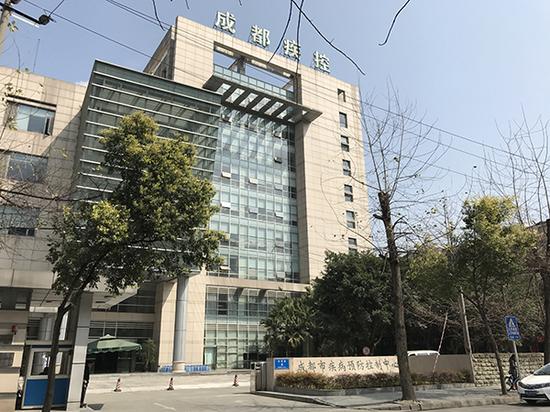 �õ����ԵĽ������Хΰ����ε��ɶ��м���������˵����