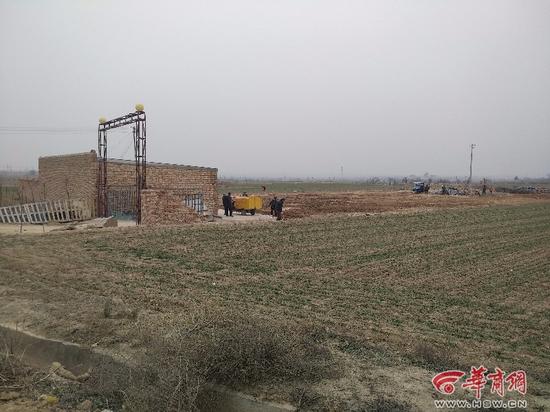 华商网:养猪场内花炮爆炸致2死1伤 村民3公里外听到巨响