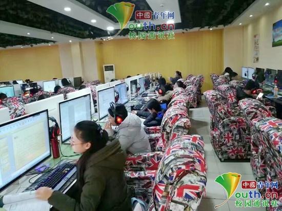 澎湃新闻:山东曲阜现“佛系网吧”:学生不打游戏只做复习题