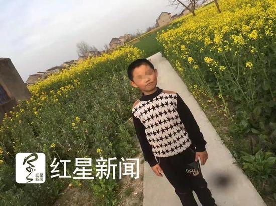 中国青年报:男童丢手机被亲妈打死 中青报：棍棒教育何时休