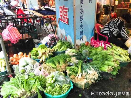 台湾传统菜市场(图片来源:台湾“东森新闻云”)