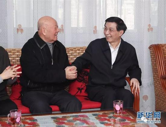 王沪宁在吴雁泽家中