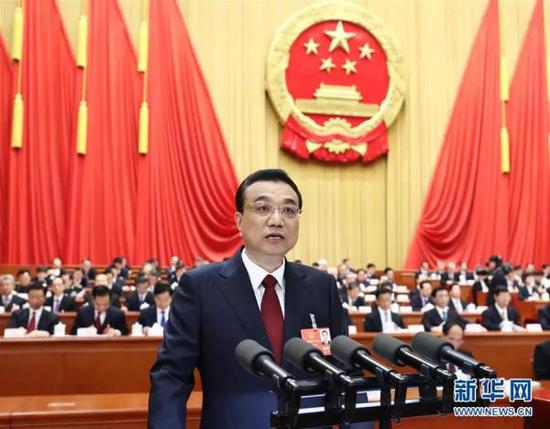 3月5日,第十二届全国人民代表大会第五次会议在北京人民大会堂开幕。国务院总理李克强作政府工作报告。新华网 图