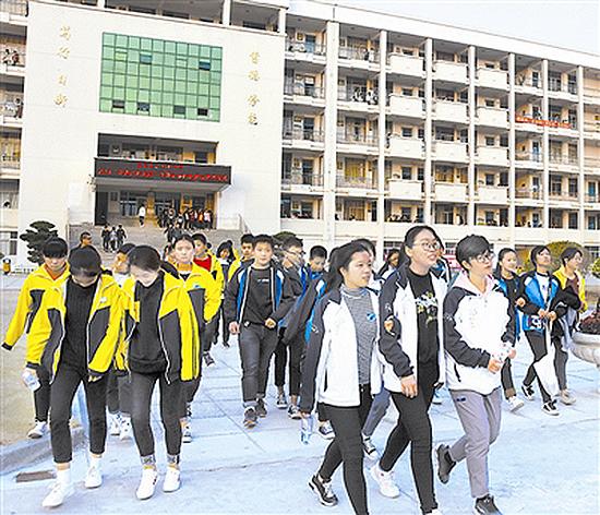 莆田市第二十七中学一景。吴震 图