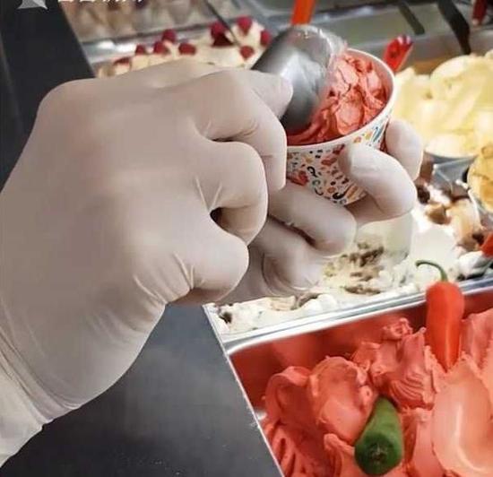 全球最辣冰淇淋 想吃还得签下“生死状”