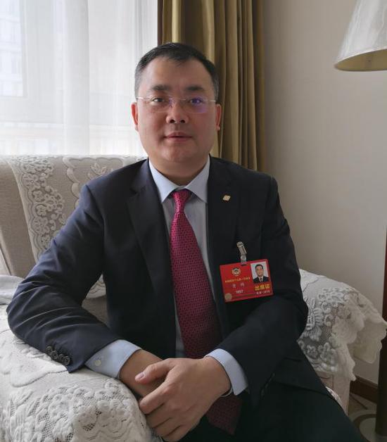 全国政协委员、福耀集团副董事长曹晖。