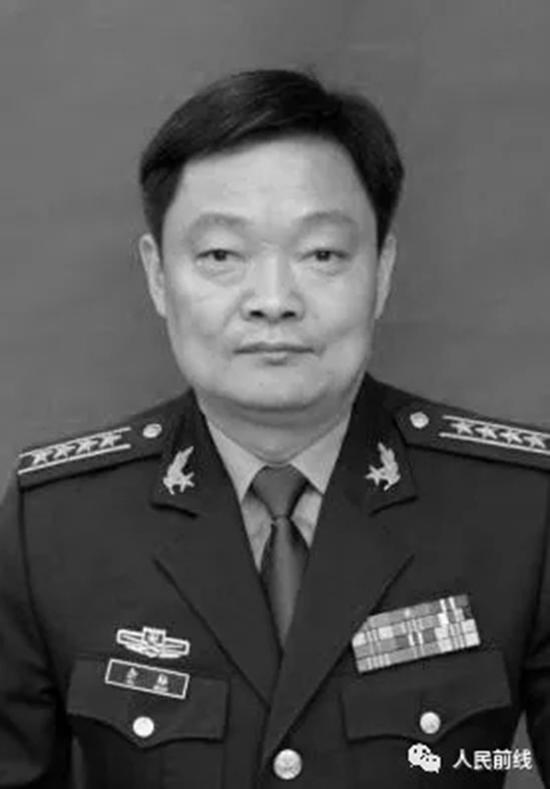 澎湃新闻:48岁驻上海铁路局军代处副主任余标因病去世(图)