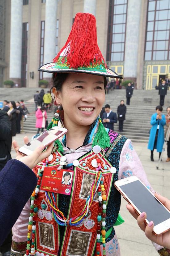 贺颖春 视觉中国 资料图