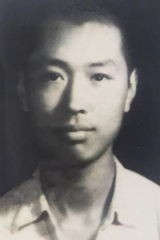 大学时期的管德