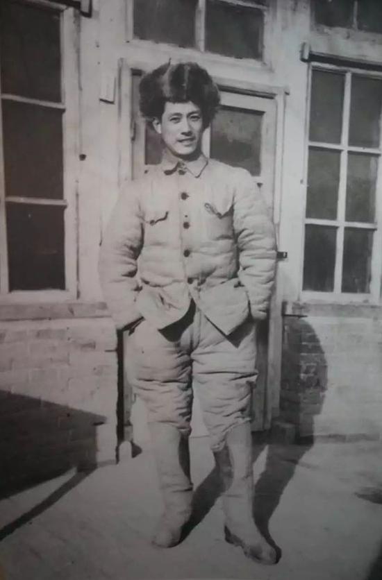 1946年解放战争时期,张沛在东北,时年24岁。