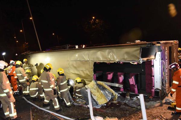 阿迪达斯清风系列