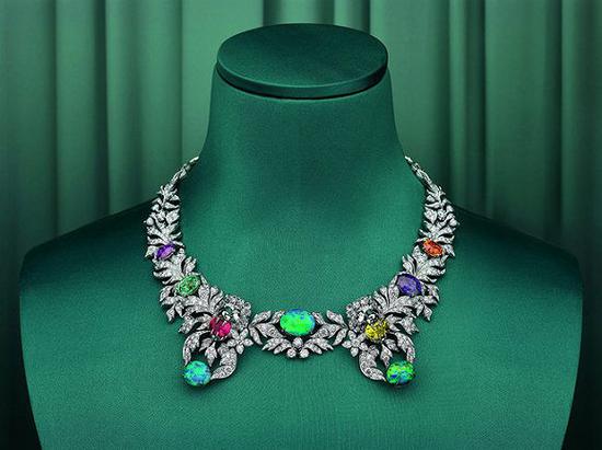 Gucci“Hortus Deliciarum”精品珠宝系列。图片来源：Gucci