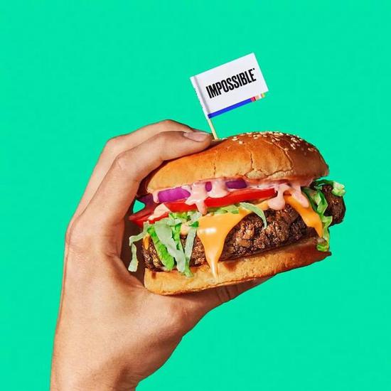 短短的两年间，比尔盖茨、Twitter、瑞士银行都投资了 Impossible Foods 。