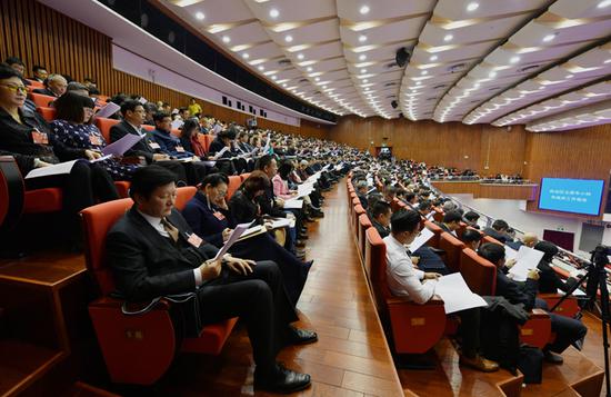 政协委员们列席聆听布小林主席所作的政府工作报告。内蒙古日报社融媒体记者 马建荃 摄