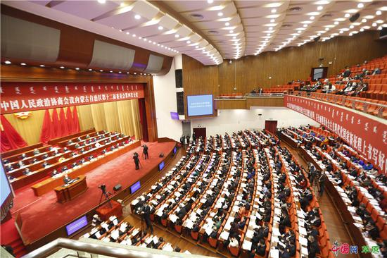 内蒙古自治区政协十二届四次会议开幕会现场(摄影:特古斯)