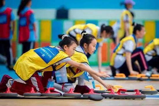 【冰雪运动】锡林南路小学分校喜获全市旱地冰壶比赛小学女子组冠军