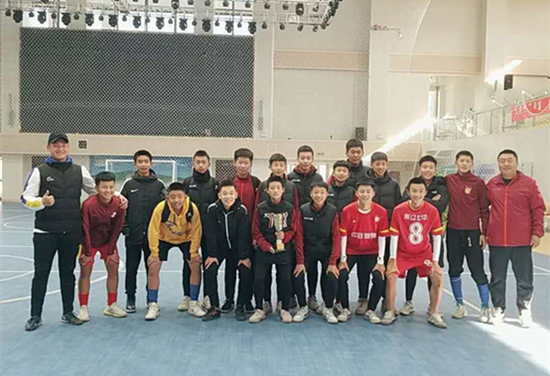 第七中学获得男子组季军