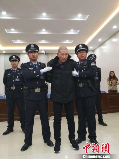 图为“黑三轮”司机王换换。 法院供图