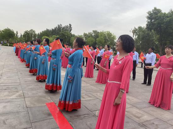 乌海一共多少人口_乌海湖图片(2)