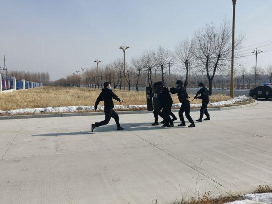 图为演练现场。