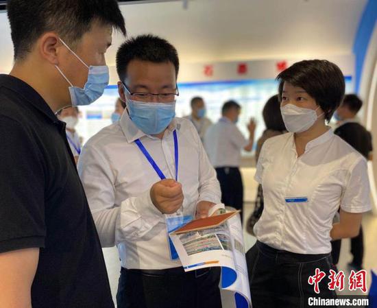 图为项目对接现场。 张玮 摄