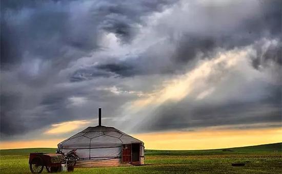 唱着豪迈听起来荡气回肠长调和草原是我的梦