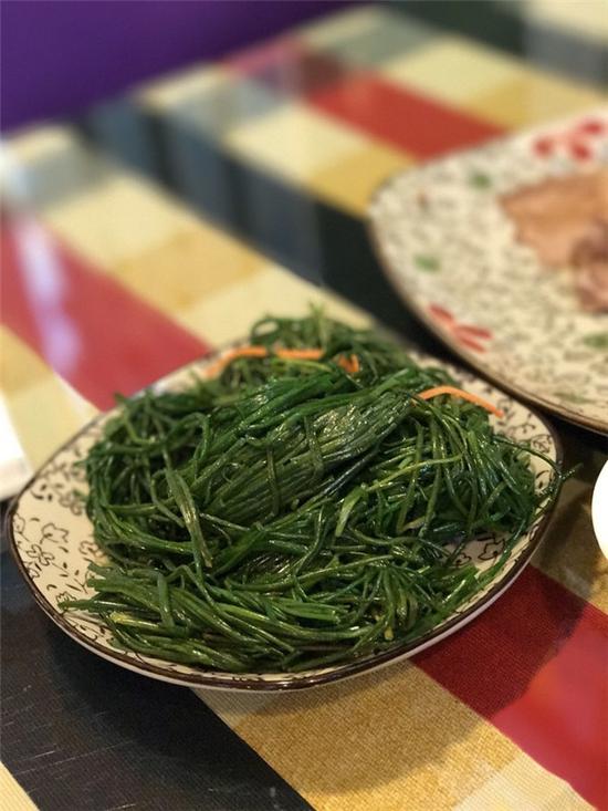 吃起来像葱又像韭菜的沙葱