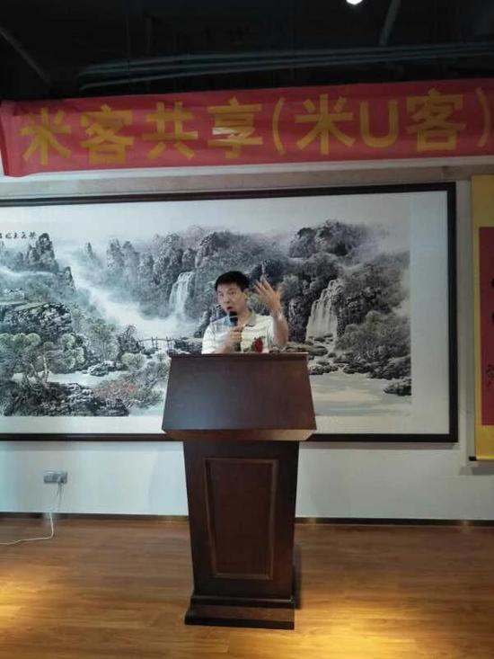 (极源生物副总裁张强现场图)