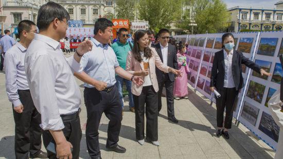图为展览现场。