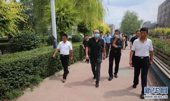 特派督导组下沉督导现场。新华网 杨腾格尔摄
