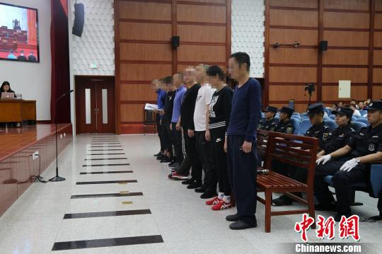 图为庭审现场。 杜鑫鑫 摄