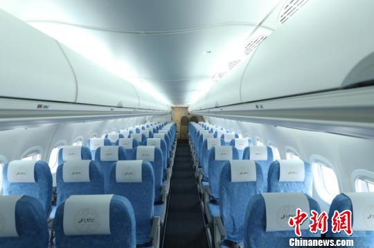 图为国产商用喷气客机ARJ21内部。 天骄航空供图 摄