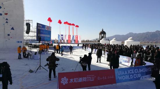 国际登联攀冰世界杯中国站比赛在呼和浩特土左