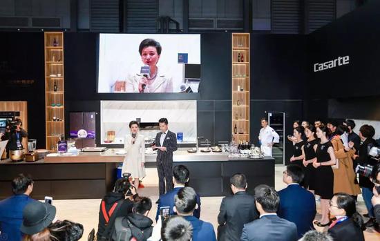 那么,是什么原因让杨澜和东方卫视在众多家电企业中独独选择海尔呢?