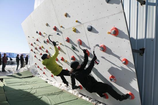 国际登联攀冰世界杯中国站比赛在呼和浩特土左