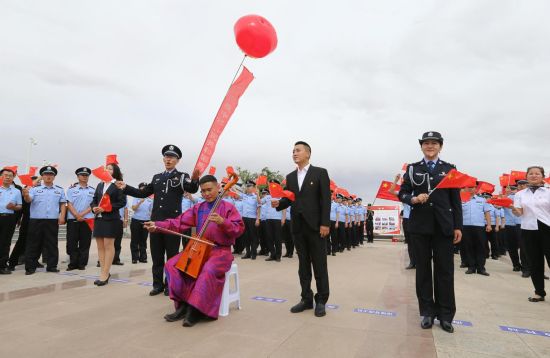 图为活动现场。
