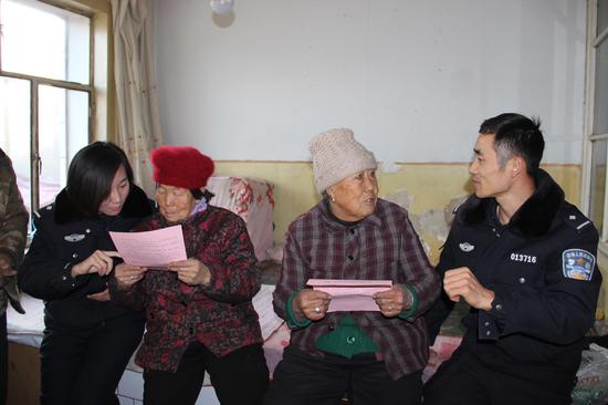 力求家喻户晓 小城镇扫黑除恶宣传进入百姓家