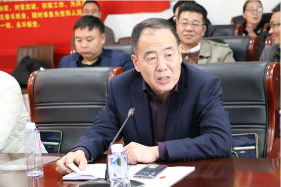 集宁区白海子镇卫生院院长王世仁发言