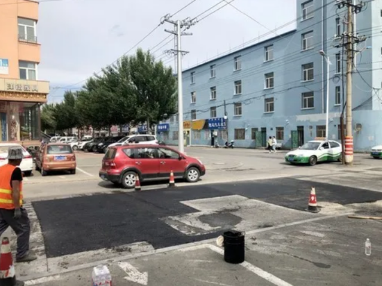 修补后的路面平整密实