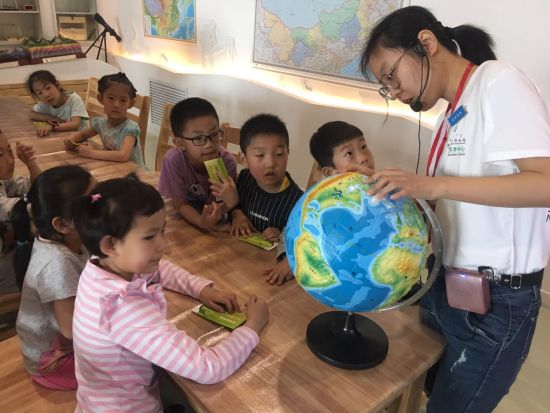 图为活动现场。