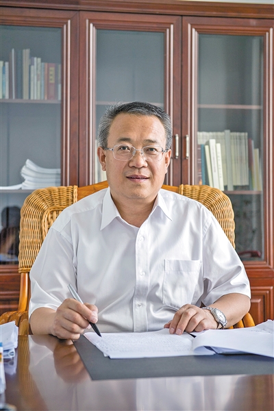 对话人:赤峰市市委常委 红山区委书记 刘万虎 本报记者 徐永升