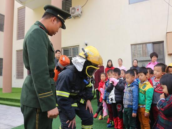 准格尔旗集中开展校园消防安全教育活动