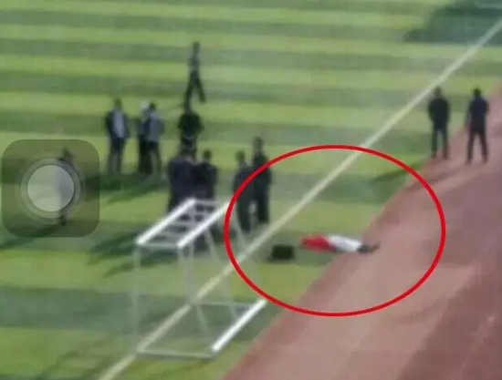 乌兰察布集宁四中一男生运动会跑1500米途中