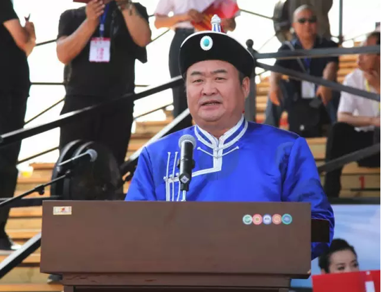 呼和浩特市市委副书记、市长李杰翔在开幕式上致辞。