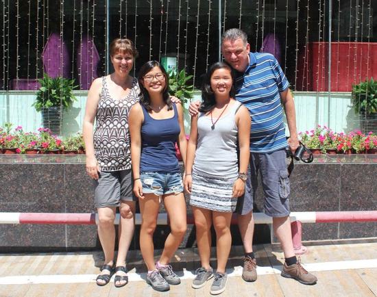 12年前被荷兰夫妇收养 王梦洁返呼和浩特寻亲