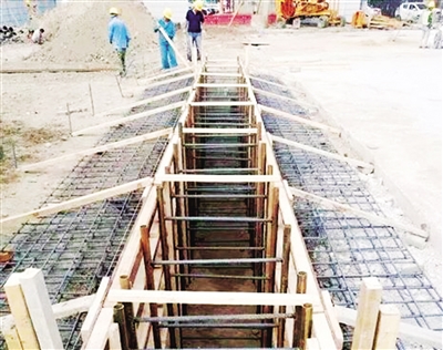 地铁一号线鼓楼立交桥站10幅地连墙全部完成