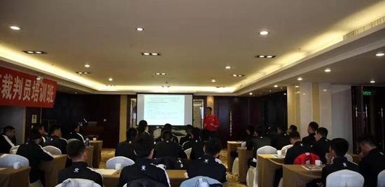 内蒙古足球协会精英裁判员培训班在呼和浩特开