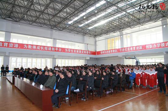 托克托县举办托县人民政府与内蒙古师范大学合作举办内蒙古师范大学附属第三中学签约暨揭牌仪式