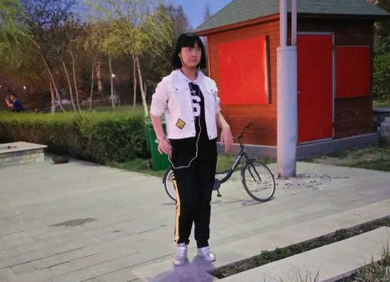 张佳敏生活照