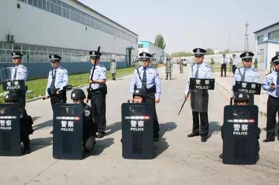 全区监狱系统开展反恐应急处置演练